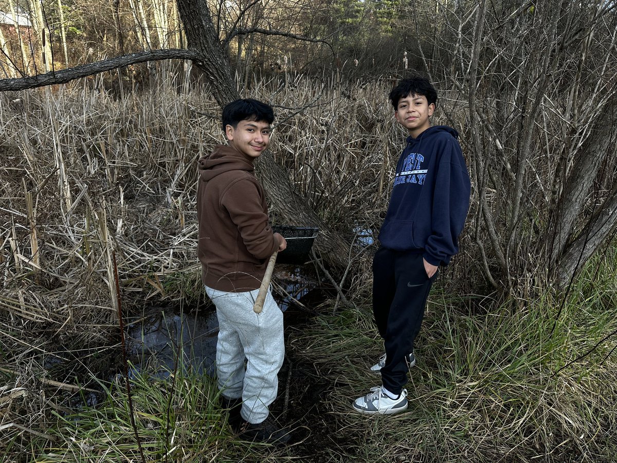 CCPS_ODS's tweet image. West MS week 1: purple group collected date to determine if the watershed is healthy! #ODSchangetheworld