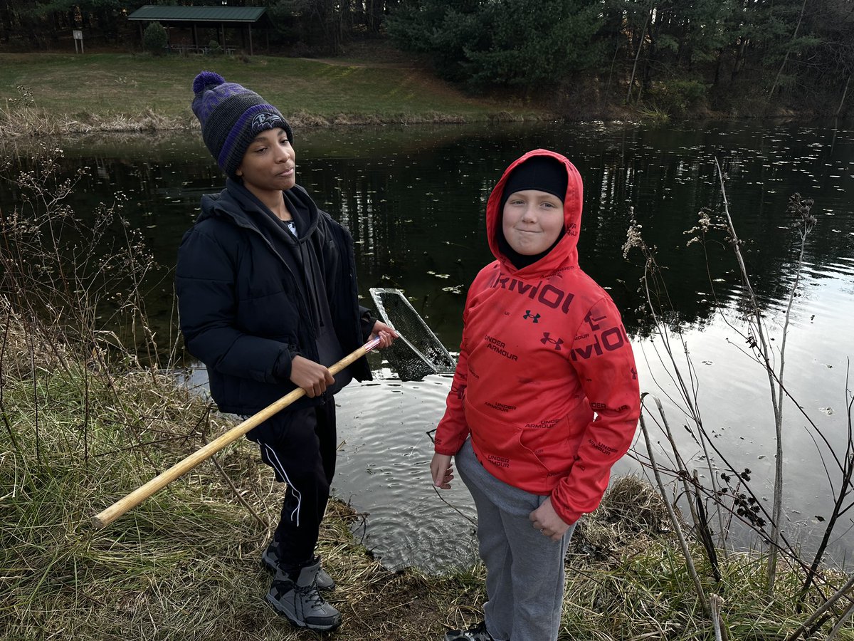 CCPS_ODS's tweet image. West MS week 1: purple group collected date to determine if the watershed is healthy! #ODSchangetheworld
