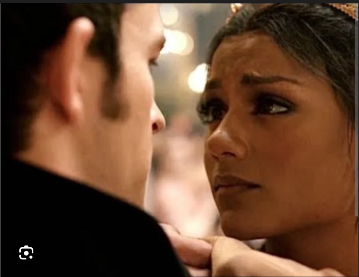 Simone Ashley and the eyebrow scrunch that broke hearts around the world