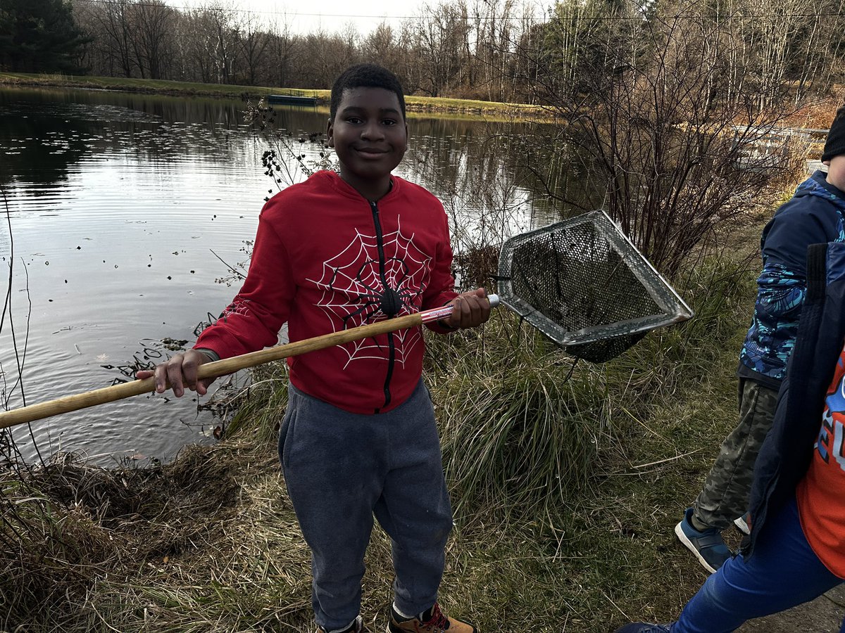 CCPS_ODS's tweet image. West MS week 1: purple group collected date to determine if the watershed is healthy! #ODSchangetheworld