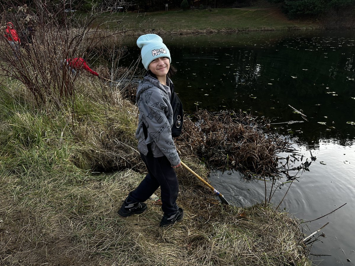 CCPS_ODS's tweet image. West MS week 1: purple group collected date to determine if the watershed is healthy! #ODSchangetheworld