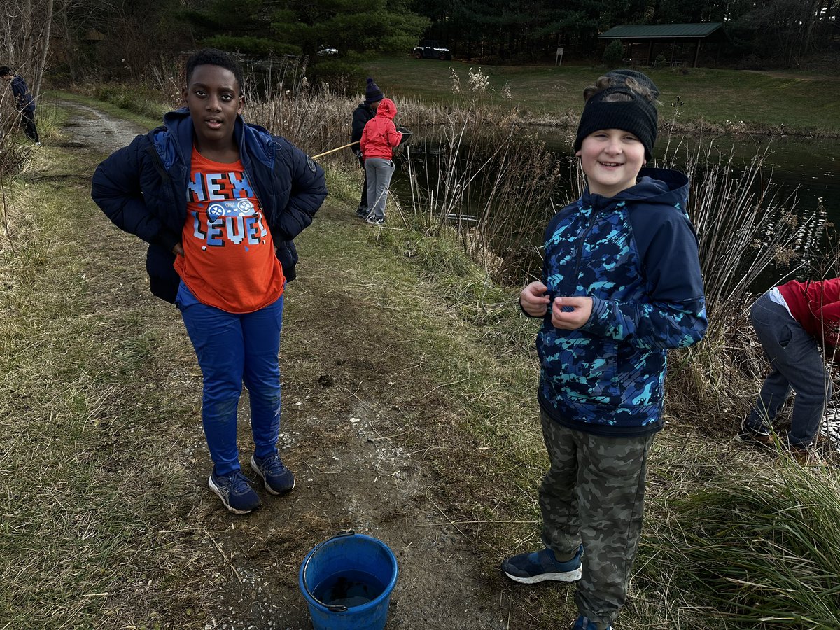 CCPS_ODS's tweet image. West MS week 1: purple group collected date to determine if the watershed is healthy! #ODSchangetheworld
