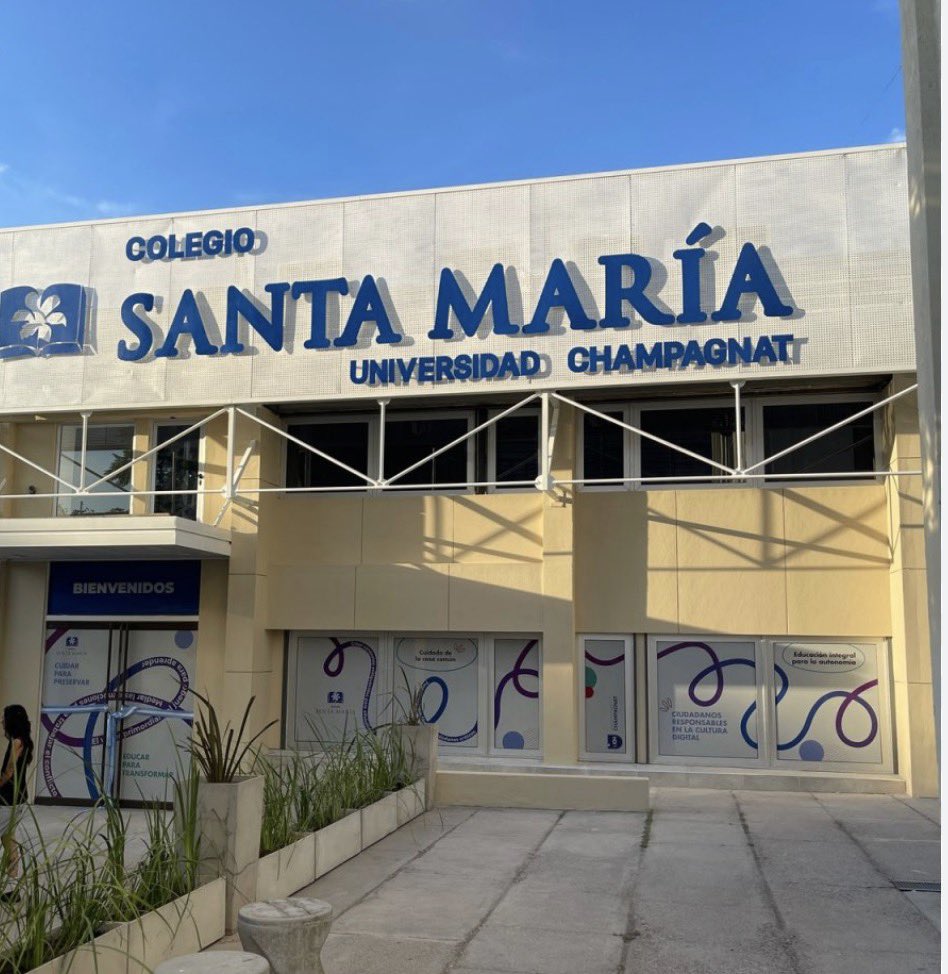 MATIPASCUALETTI's tweet image. ATENCIÓN 💣💣💣
Escándalo en el colegio Santa María 
Dejaron libre a 150 alumnos de 5to año que causaron destrozos e insultaron a directivos porque no le dieron libre el último día de clases. Malestar en padres y alumnos por la medida @radionihuil