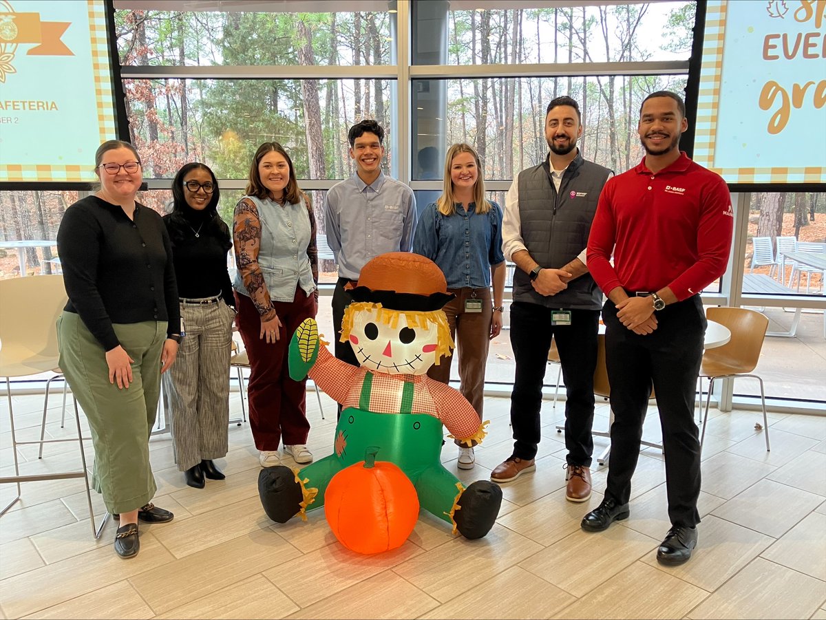 BASFAgProducts's tweet photo. We welcomed alumni and supporters from @AgFutureAmerica, @NationalFFA and @NationalMANRRS at BASF for a festive afternoon of connection! Weโre proud to champion the next generation of ag leaders shaping the industry forward.
#FutureofAg #BelongatBASF #BASFinAg https://t.co/MFJOxKg22o