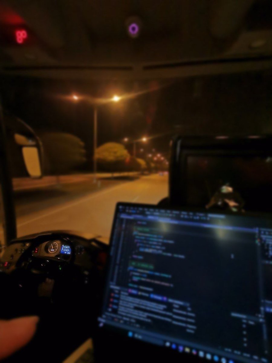 bu saatte bi şoför amca işinin basında bi de ben