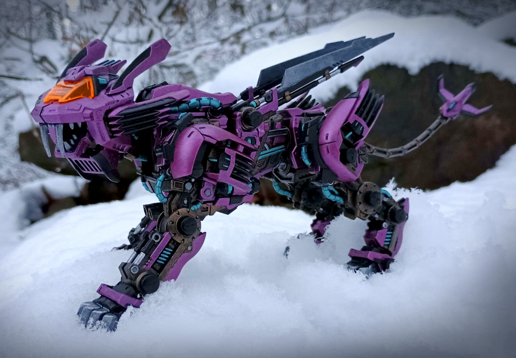 lion_aurora's tweet photo. Finally some snow for pics!
#zoids #ゾイド #bladeliger #ブレードライガー https://t.co/bIfOyo5a5P