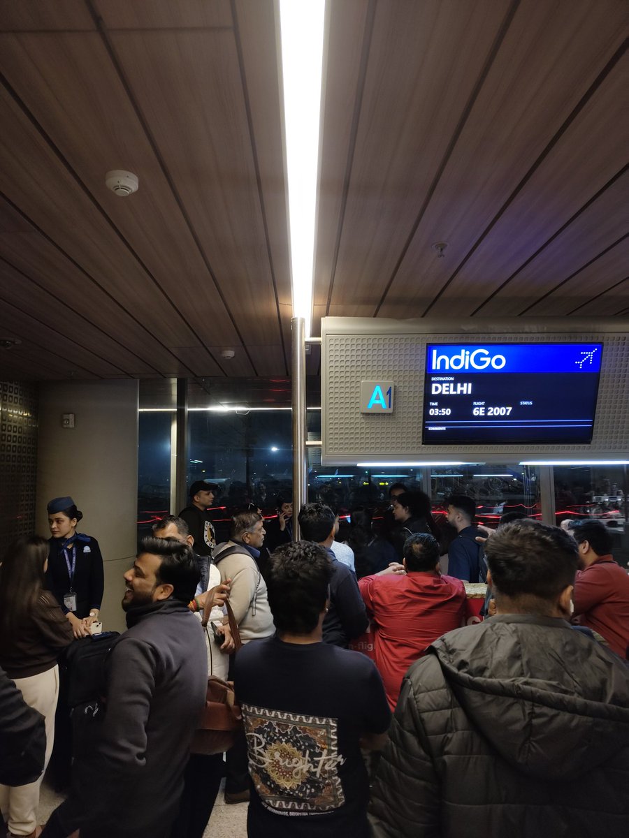 manomayj15's tweet photo. @IndiGo6E Deepika mam sab log "shame on indigo" keh rahe, take us to delhi please 🙏 https://t.co/9LNPSTK2Op