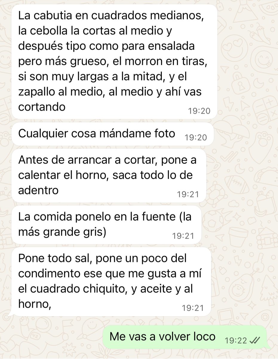 AxelPolicani's tweet photo. Mi novia dándome indicaciones como si fuera Germán Martitegui y yo Andy Chango 
#MasterChefCelebrityArgentina https://t.co/NlS3bY3Gmr