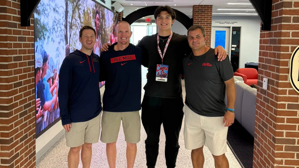 The Ole Miss Rebels continue taking hits to the 2026 Recruiting Class ahead of the Early Signing Period after losing a pair of commitments on Tuesday afternoon.

A pair of Ole Miss pledges have flipped their commitments to the #LSU Tigers.

More: si.com/college/olemis…