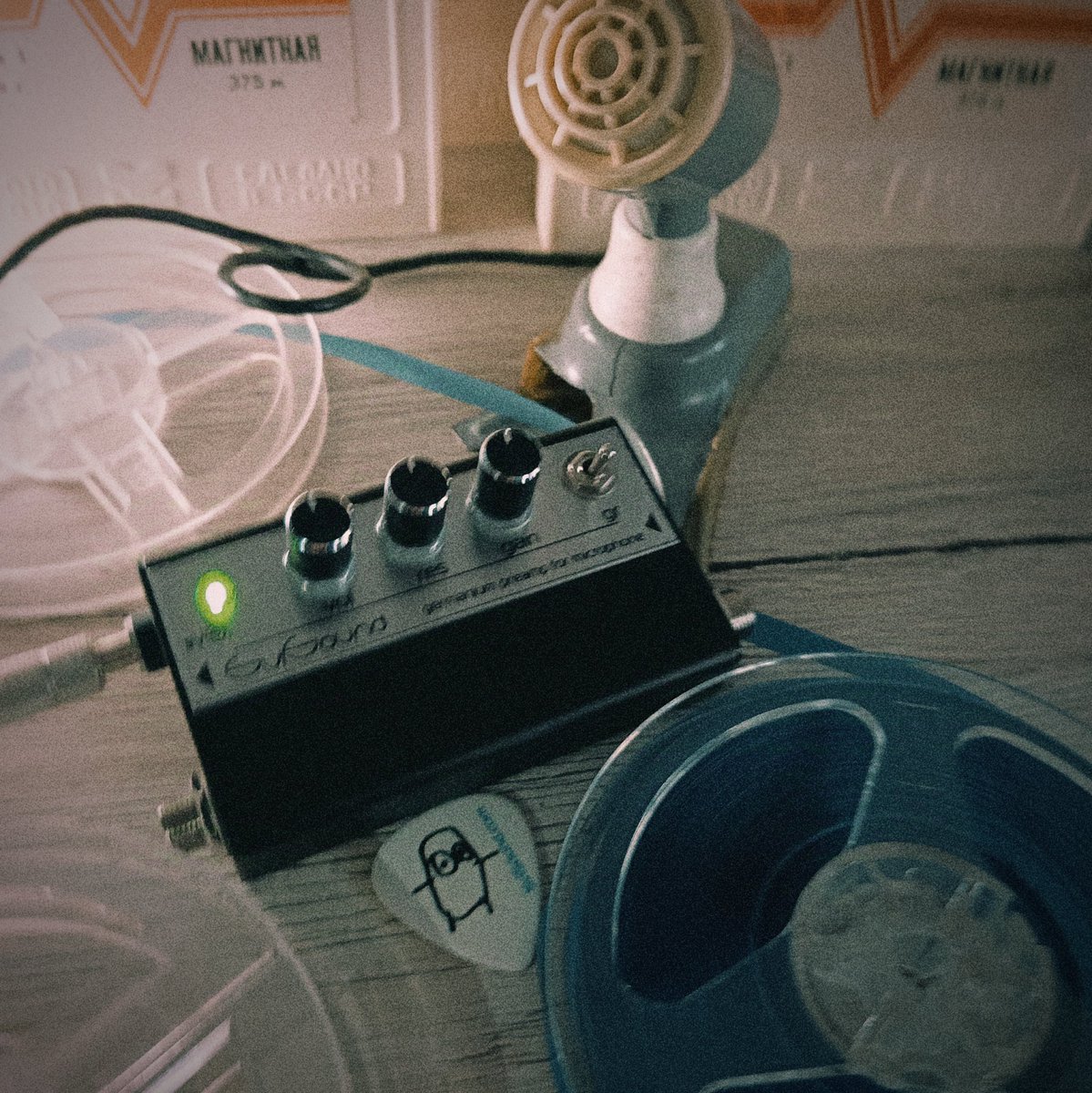svisound's tweet image. Retro vibe, germanium soul. A tiny black box that brings warm vintage sound back to life.

#GermaniumPreamp #microphone #vintagegear #retro60s #retro70s #warmtone #svisound #musiciangear