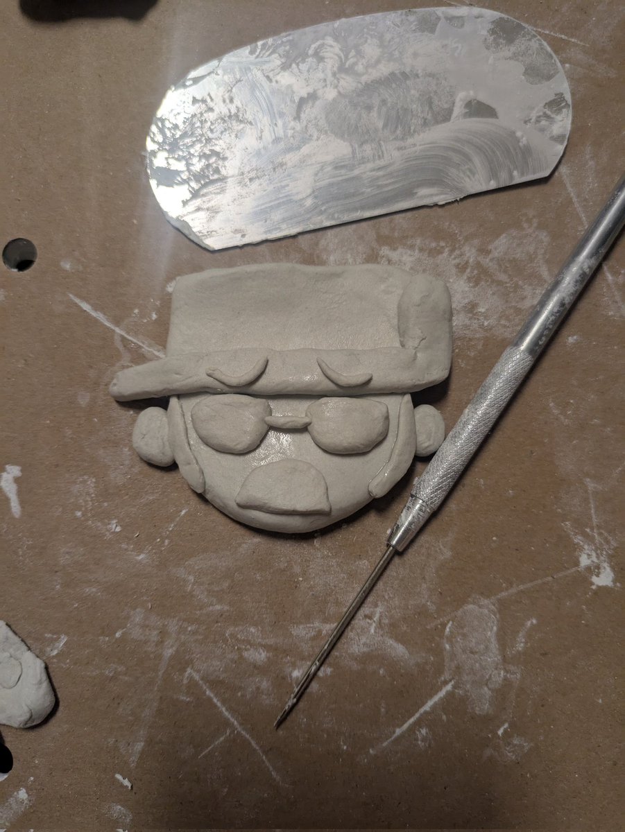 REFUSERADIO's tweet image. fun fact this was originally going to be for daily sniperspy day 700 but i got lazy and made it demo instead. this is the only proof i have of the original