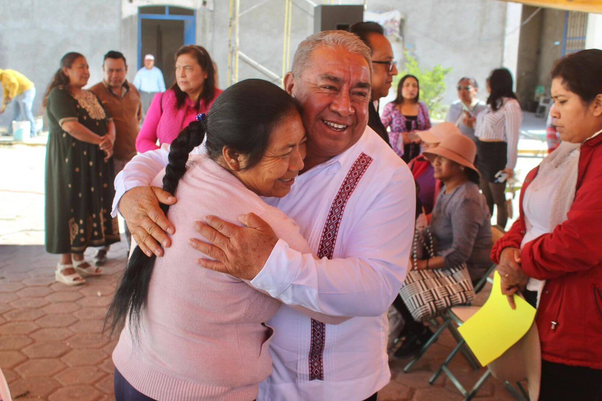 PoderNoticiaPue's tweet image. 👍Con jornada de atención ciudadana , #SeverianodelaRosa acerca servicios a familias de Ex Hacienda Concepción Capulac.

👉Checa el dato: shre.ink/qLla

#Amozoc
#PoderNoticiaPue #DondeTuVozSeEscucha