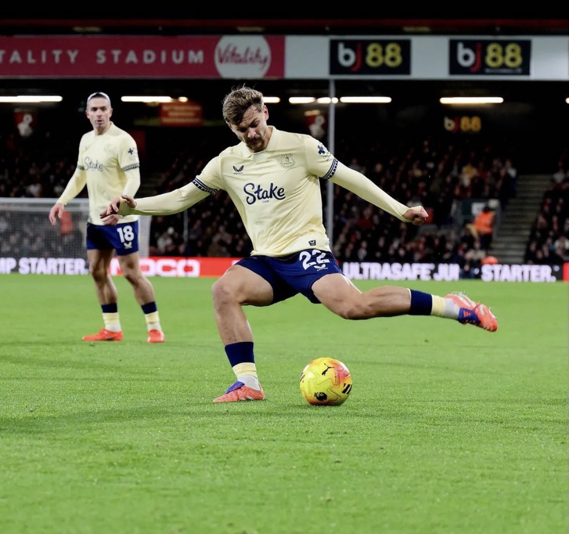 tacticaltoffee's tweet image. 🔵🗣️ Kiernan Dewsbury-Hall — “That’s how you bounce back”

Immense today 👏 #EFC