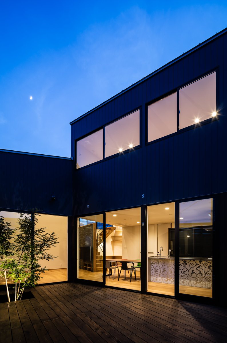 【極秘】住宅ローンの真実💰
「年収が高い＝たくさん借りられる」は誤解です
借りられる額と返せる額はまったく別

建築家はライフプランから逆算して
無理のない予算を提示してくれます✨

家づくり後も趣味や旅行を楽しみたい人は
LINEで小冊子を無料プレゼント中🎁
line.me/R/ti/p/@921eex…