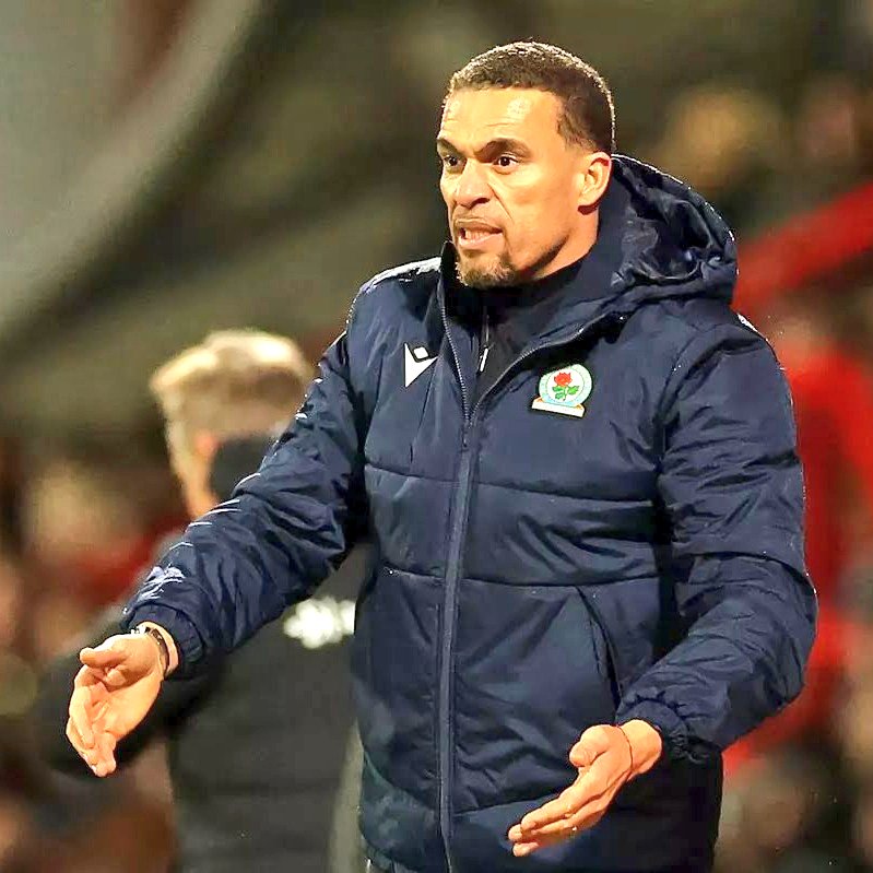 🎙VI: "We have to talk but they say the same after the game. 'I didn't see anything sorry I made a mistake'. What we want is to raise the standard. We have to perform. Everyone at the club. The referee must perform cause it can't stay like this. Enough is enough"

#BRFC | #Rovers