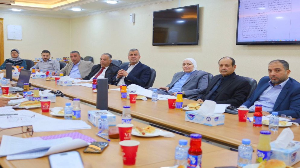 تطوير تشريعي يعزّز استثمار التعدين ترأس وزير الطاقة والثروة المعدنية صالح الخرابشة اجتماع مجلس الشراكة في قطاع #التعدين بمشاركة ممثلي القطاع الخاص لبحث أبرز التعديلات المقترحة على القانون المعدّل لقانون المصادر الطبيعية في خطوة تهدف لتعزيز بيئة الاستثمار👏