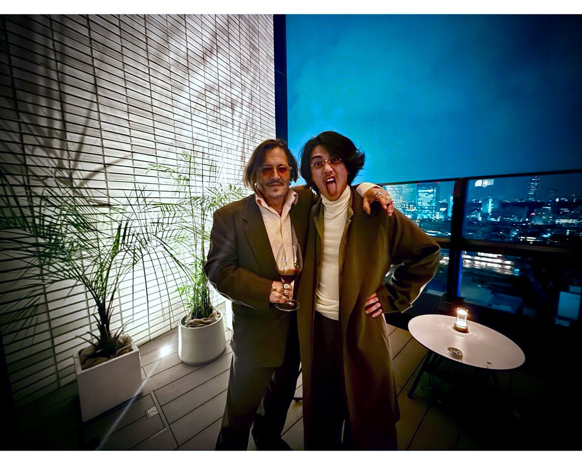 ReemDepp's tweet photo. Via  jinstagram_official “I had the honor of attending the stage greeting for the movie Modigliani!
Super excited for his movie!!
It’s already obvious it will be a success, but still wishing for its success. He’s always such a wonderful person.
JIN &amp; JOHNNY” https://t.co/P7WPGRIgVT