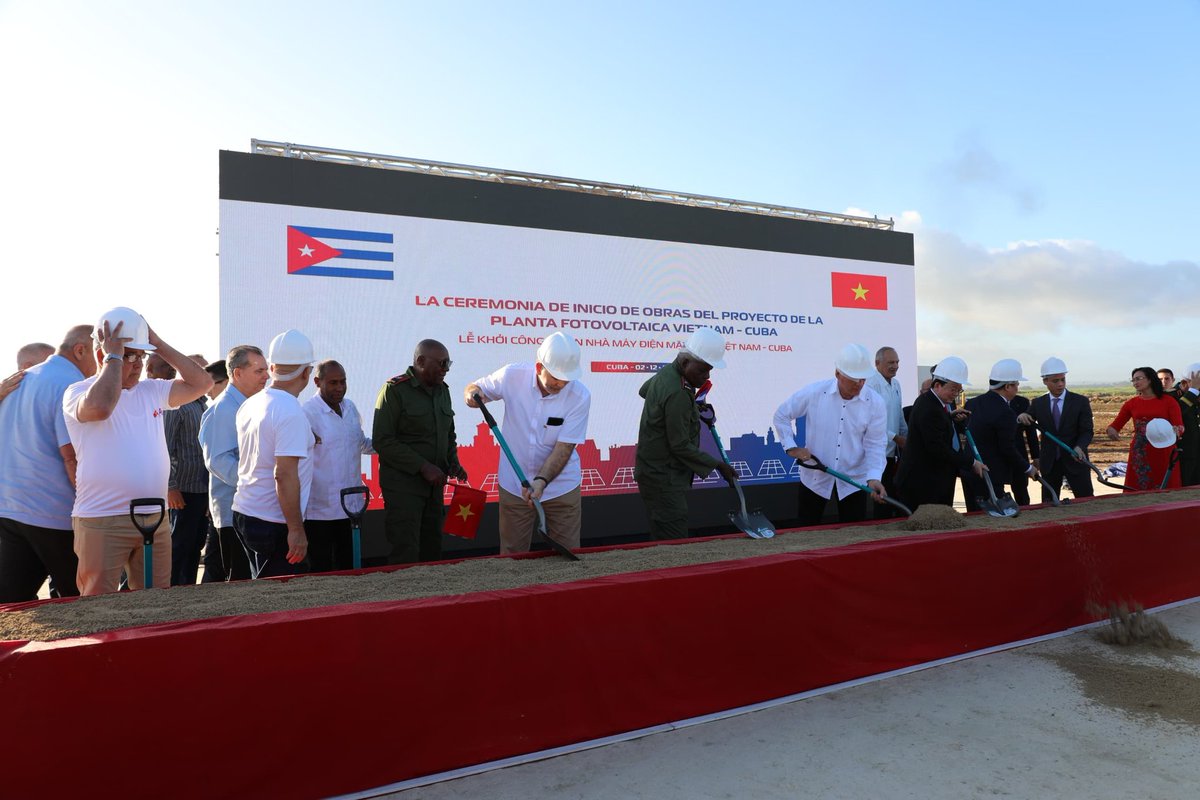 DiarioMayabeque's tweet photo. Celebran Cuba y Vietnam aniversario 65 del establecimiento de relaciones diplomáticas con el inicio de las obras de un complejo fotovoltaico donado por la nación asiática a Mayabeque.
#cooperacioninternacional #PSFV #energiafotovoltaica #JuntosPorElDesarrollo #JuntosPorMayabeque https://t.co/daIlK1kMuo