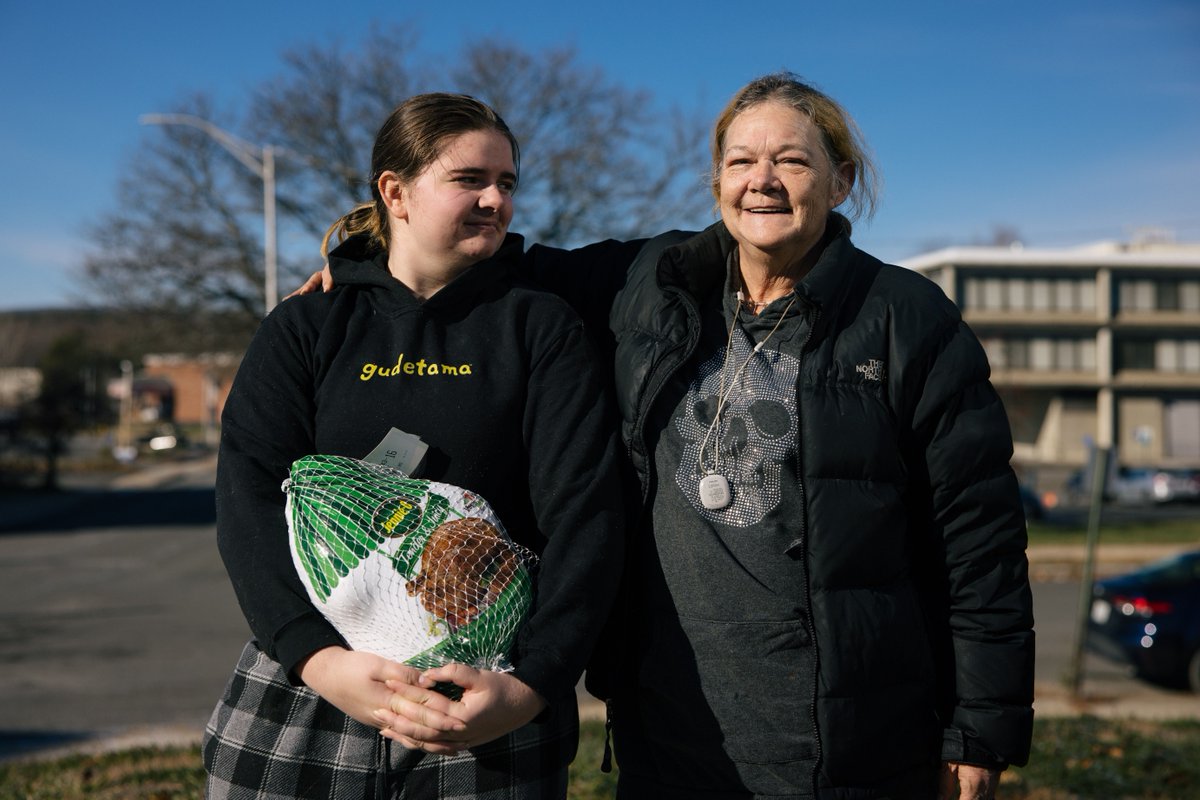 LongIslandCares's tweet image. Last hours!
Your Giving Tuesday gift triples until midnight
Help feed Long Island families tonight 💛

Give now: buff.ly/PTVVQfz 

#LongIslandCares #GivingTuesday #EndHungerLI