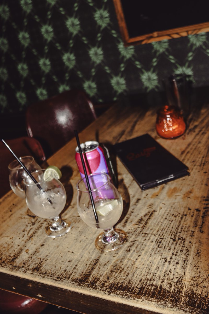 What time is it? Time for a refill

📸: @anukaphotos