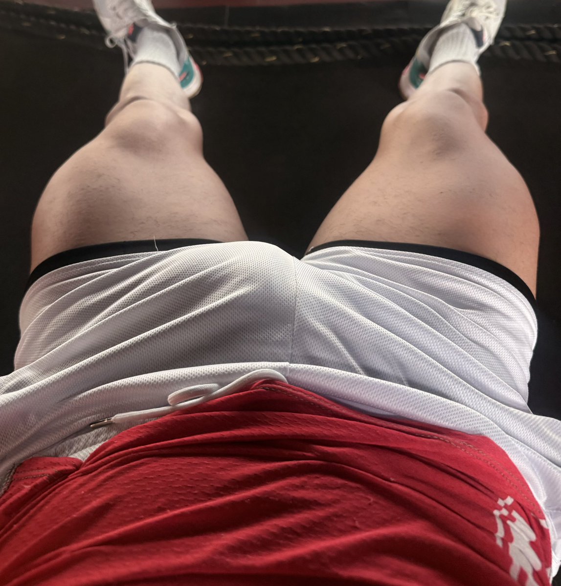 Cosmo_3's tweet photo. Gym time #legs #gym #gymmotivation https://t.co/T41ozVjLNi