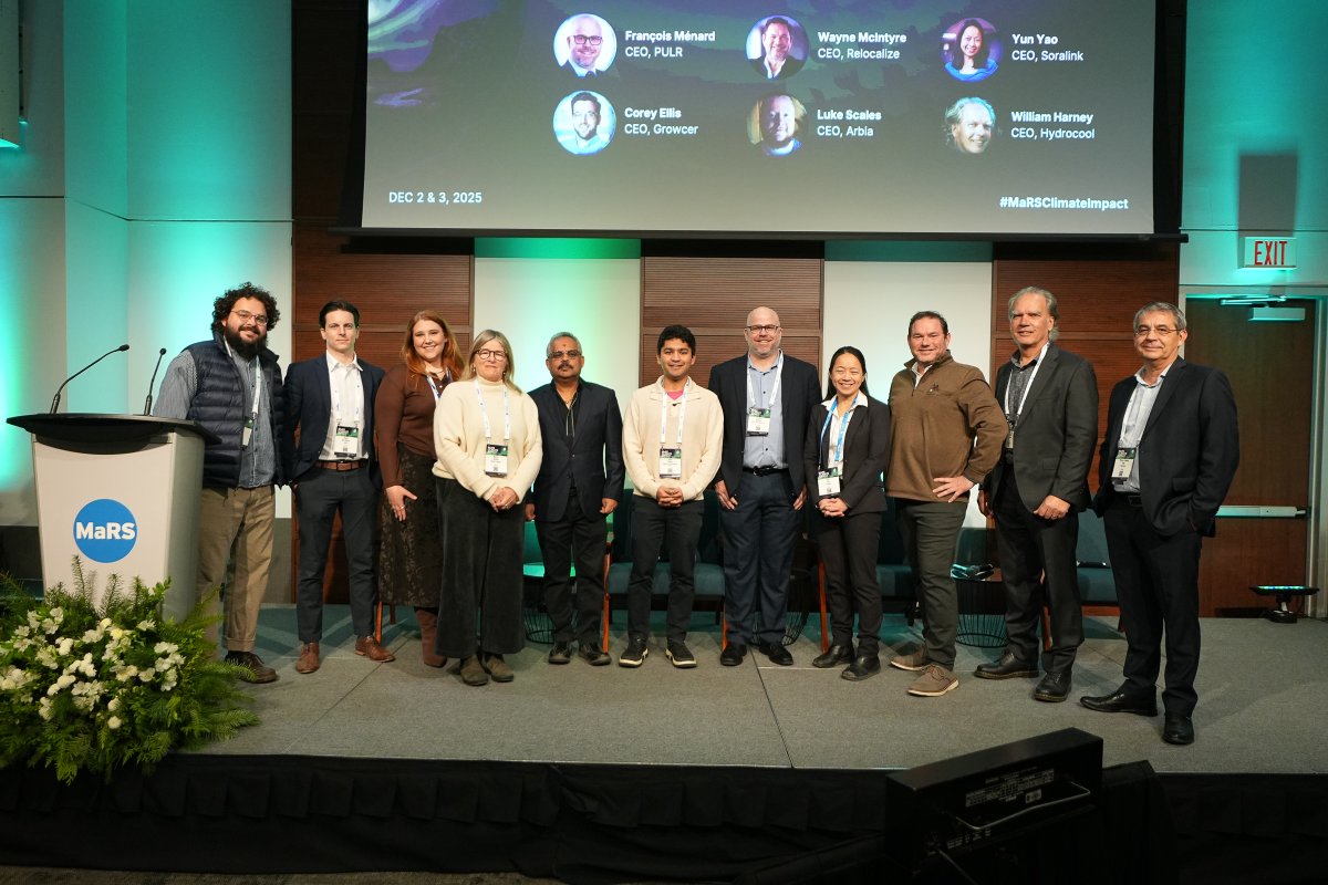 Relocalize tweet media