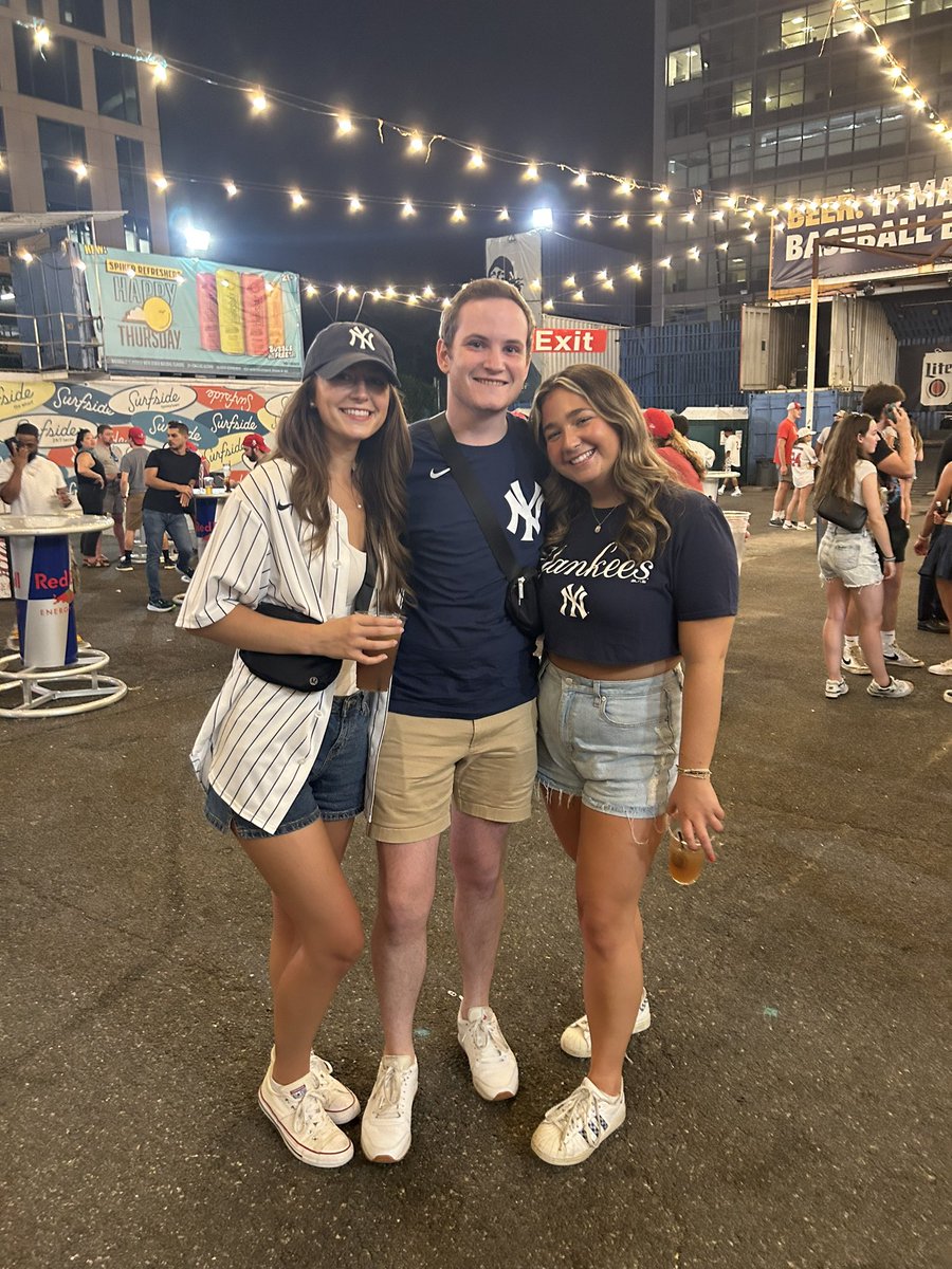 alessandraaa56's tweet photo. in the market for some non-yankee baseball players after consulting @Cam32Schlittler , fair warning - we only rep the bx https://t.co/vf5b57iZVB