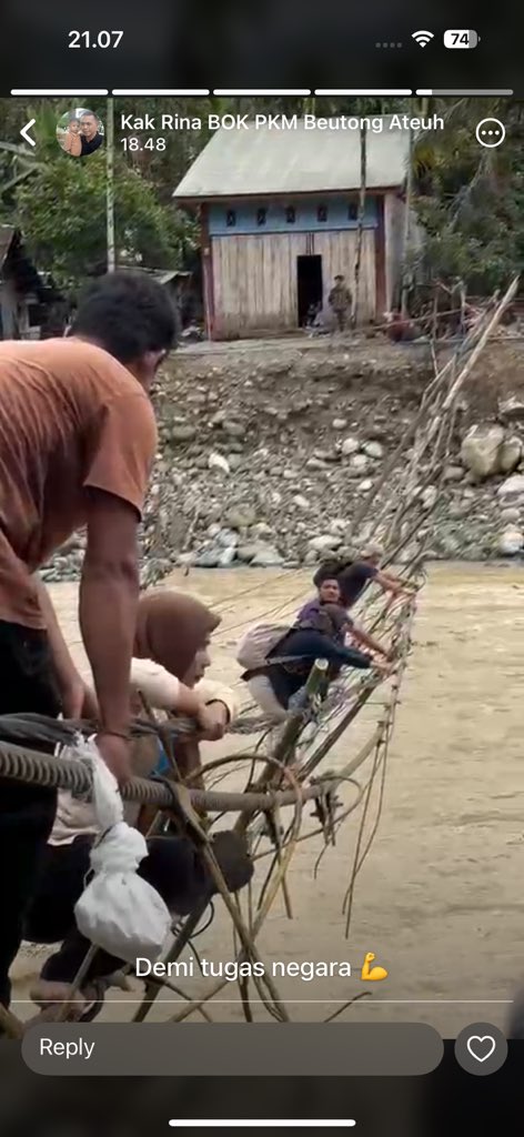 🚨💔😭 warga bantu warga ⚠️

Perbatasan antara nagan-takengon untuk bantu warga 😭 #PrayForSumatera