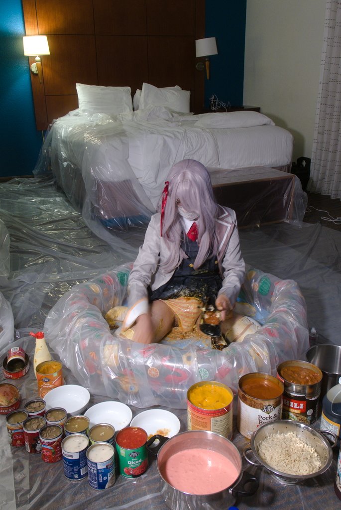 MessyWeeb tweet media