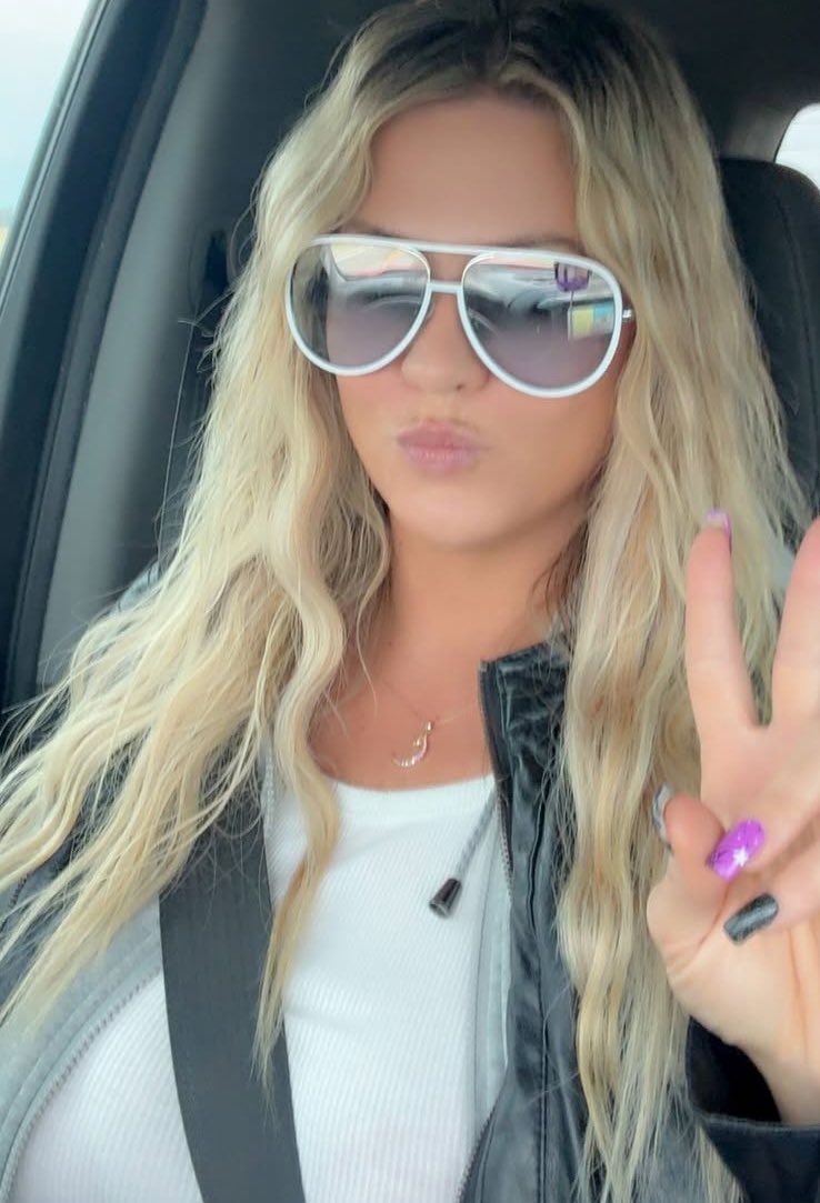 Aprilleeanne__'s tweet photo. Hello 👋🥰😘 https://t.co/DQEs6ivMuL