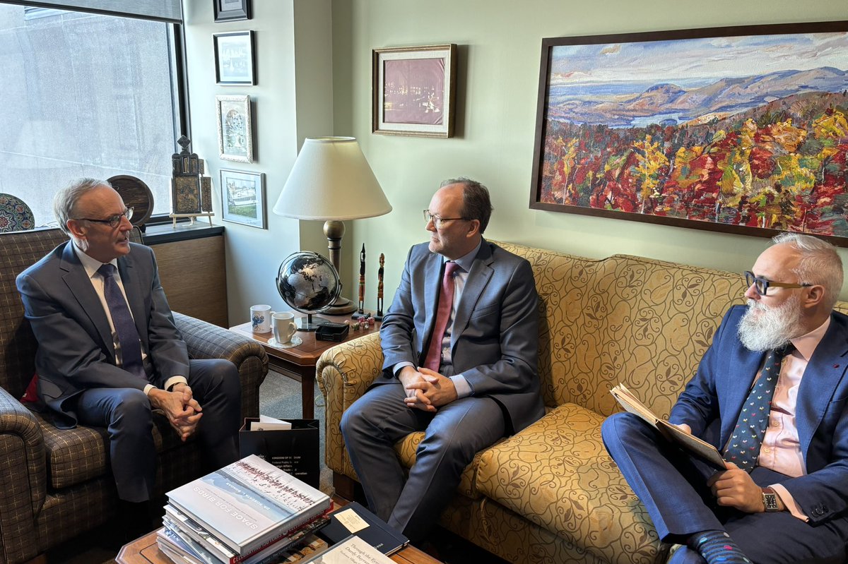 Rob_Oliphant's tweet image. Belgium and Canada share a strong commercial relationship, a commitment to multilateralism and la francophonie, and an engagement towards the rules-based international order. Great to sit down with H.E. Karl Dhaene to discuss the Canada-Belgium friendship and to explore areas of…