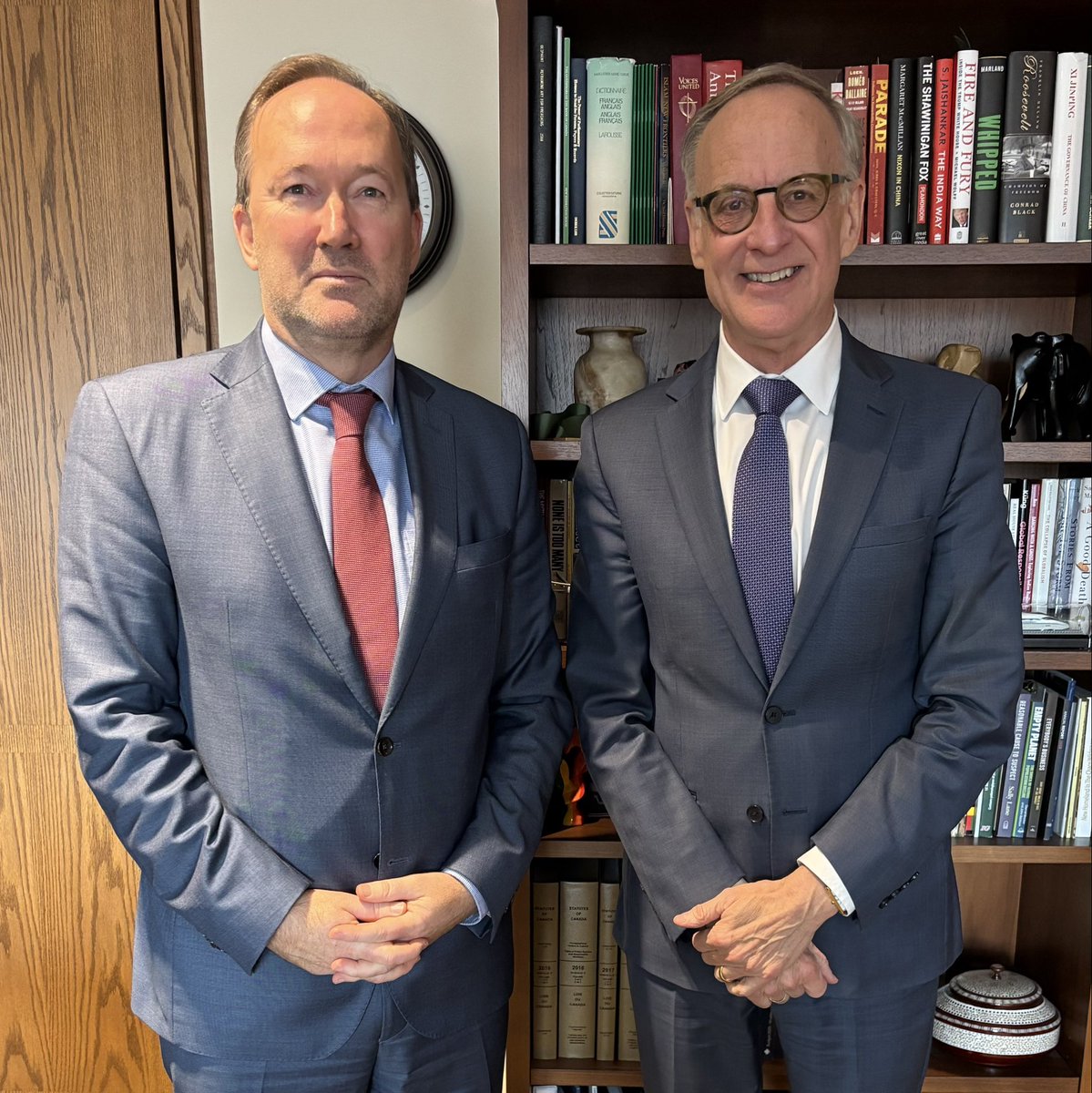 Rob_Oliphant's tweet image. Belgium and Canada share a strong commercial relationship, a commitment to multilateralism and la francophonie, and an engagement towards the rules-based international order. Great to sit down with H.E. Karl Dhaene to discuss the Canada-Belgium friendship and to explore areas of…