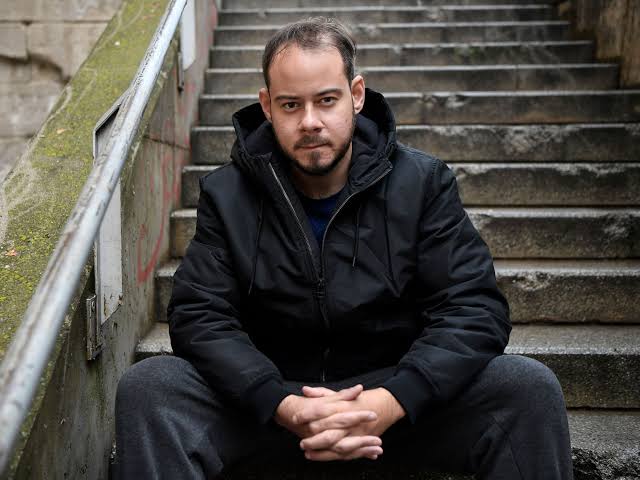 No olvidemos que Hasel se pudre en prisión por cantar contra los poderosos. Y Alvise, Ndongo , Vito Quiles y toda esa morralla fascista les pagan las autonomías del PP por verter odio.