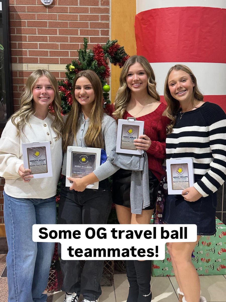 Char_Skelley_18's tweet photo. Thankful to be recognized by the Gwinnett County Diamond Club as a member of the September Team of the Month. My team was also recognized as the Program of the Year! So proud of all  my girls! Go Broncos! 🐴🥎 #giddyup @FuryPremier2028 https://t.co/LlW7pILOq3