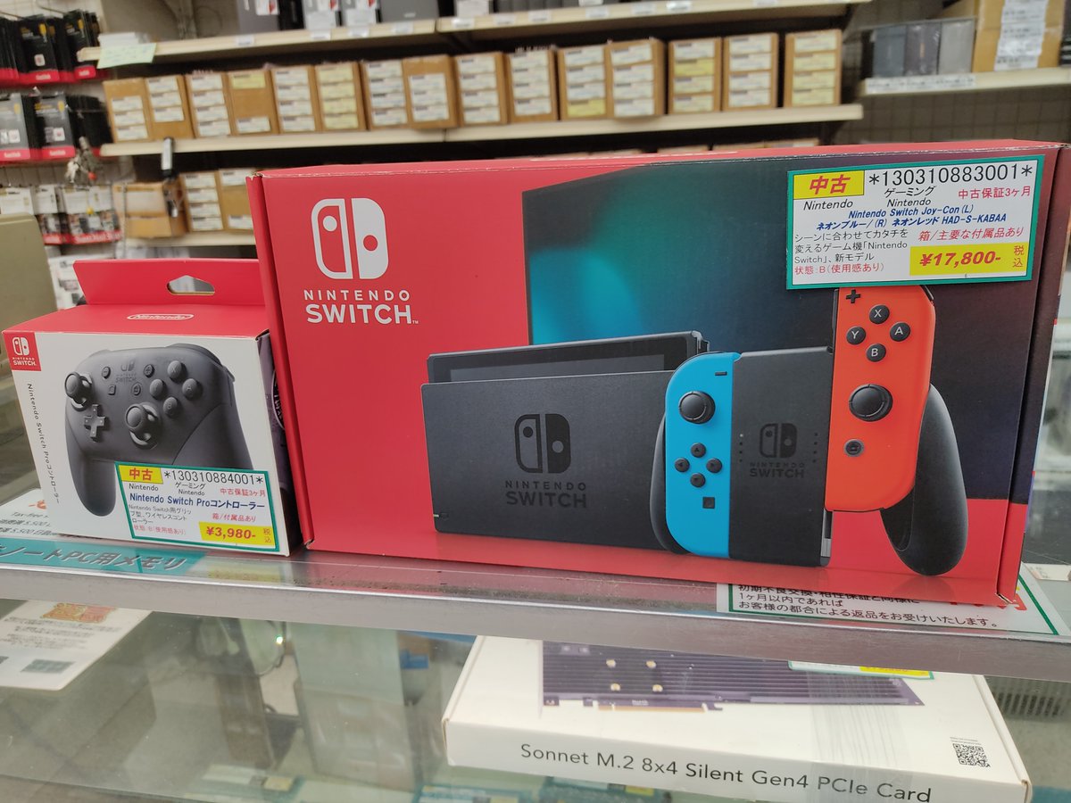 PCONES's tweet image. ╋━━━━━━━
中古のSwitchとコントローラー
が入ってきました～♪
　　　　　　━━━━━━━╋
コントローラーはしっかりグリップ効かせたい
方にオススメです。
Switchも中古で手頃な1万円台で
手に入るようになりましたね♪