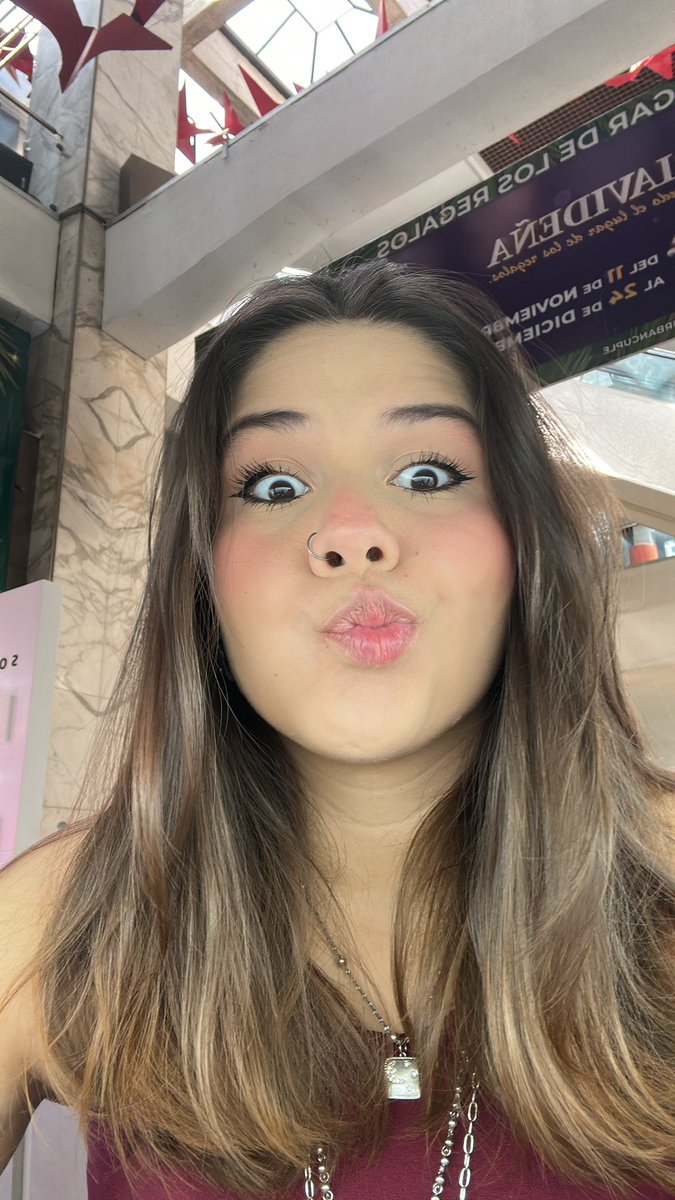 una adulta chiquita (i’m so done), bonita y próspera 🌟