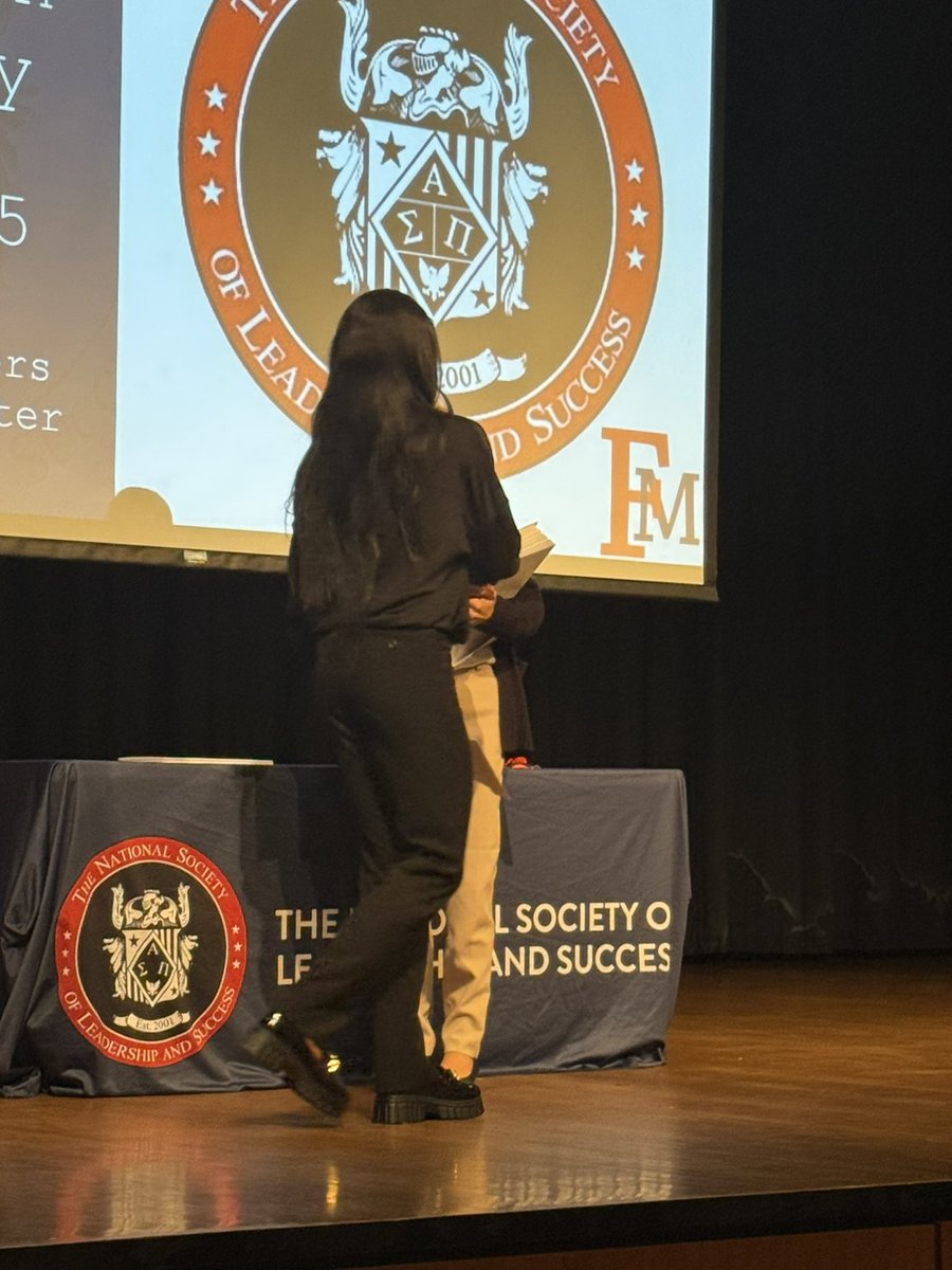 Congratulations to our own <a href="/thekiaracroskey/">K I</a> on being inducted as a member of <a href="/francismarionu/">Francis Marion University</a> first ever chapter of The National Society of Leadership and Success! 

“Building Leaders Who Make A Better World” is their mission and we believe she’s well on her way! 

#BiggerThan🏀