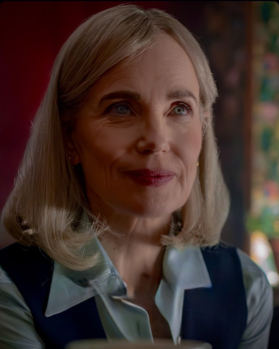 elizabeth mcgovern as helen, production still for “talamasca: the secret order” (2025)
📸: amc