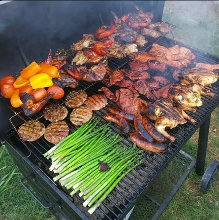 codeterd's tweet image. Threw something on the grill for this rakai ban 😹😹🚬