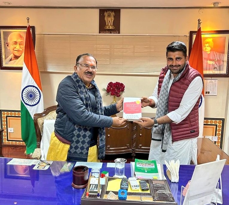 VasudevDevnani's tweet image. शिव विधानसभा क्षेत्र से विधायक श्री रविन्द्र सिंह भाटी जी को जन्मदिवस पर हार्दिक बधाई एवं अनंत शुभकामनाएं।

प्रभु श्रीराम जी आपको स्वस्थ, सुखी, यशस्वी, मंगलमय व सुदीर्घ जीवन प्रदान करें।

@RavindraBhati__