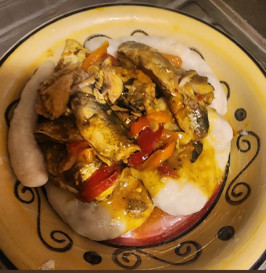 Got bored BUT #REALMENCOOK  lol curry sardines and milk dumplings boiled in butter watwr ..fuck I just gotta eat it now shit!