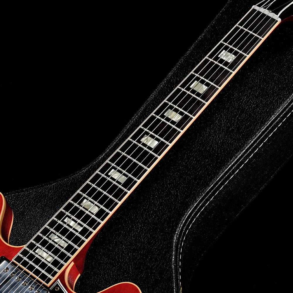 1484shibuya's tweet image. カスタム・メイド・プレート＆ビグスビー搭載の1964 ES-335 Reissue with Bigsby Custom Made Plate VOS Sixties Cherryがユーズドで入荷！！2024年製でキレイな状態でオススメです！！
store.ishibashi.co.jp/view/item/0000…
#Gibson #ES335 #customshop