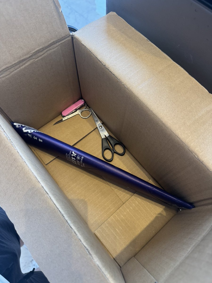 🇨🇳 팁을 주셔서 감사합니다
순풍익스프레스와 중국철도회사 화물운송업체는 모두 칼 전체가 15cm 이상이라는 이유로 이를 부인했다.
그래서 우리는 운이 없다고 생각합니다
아마도 FedEx를 이용해 해외로