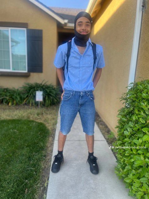 Mister Buttcheeks tweet media