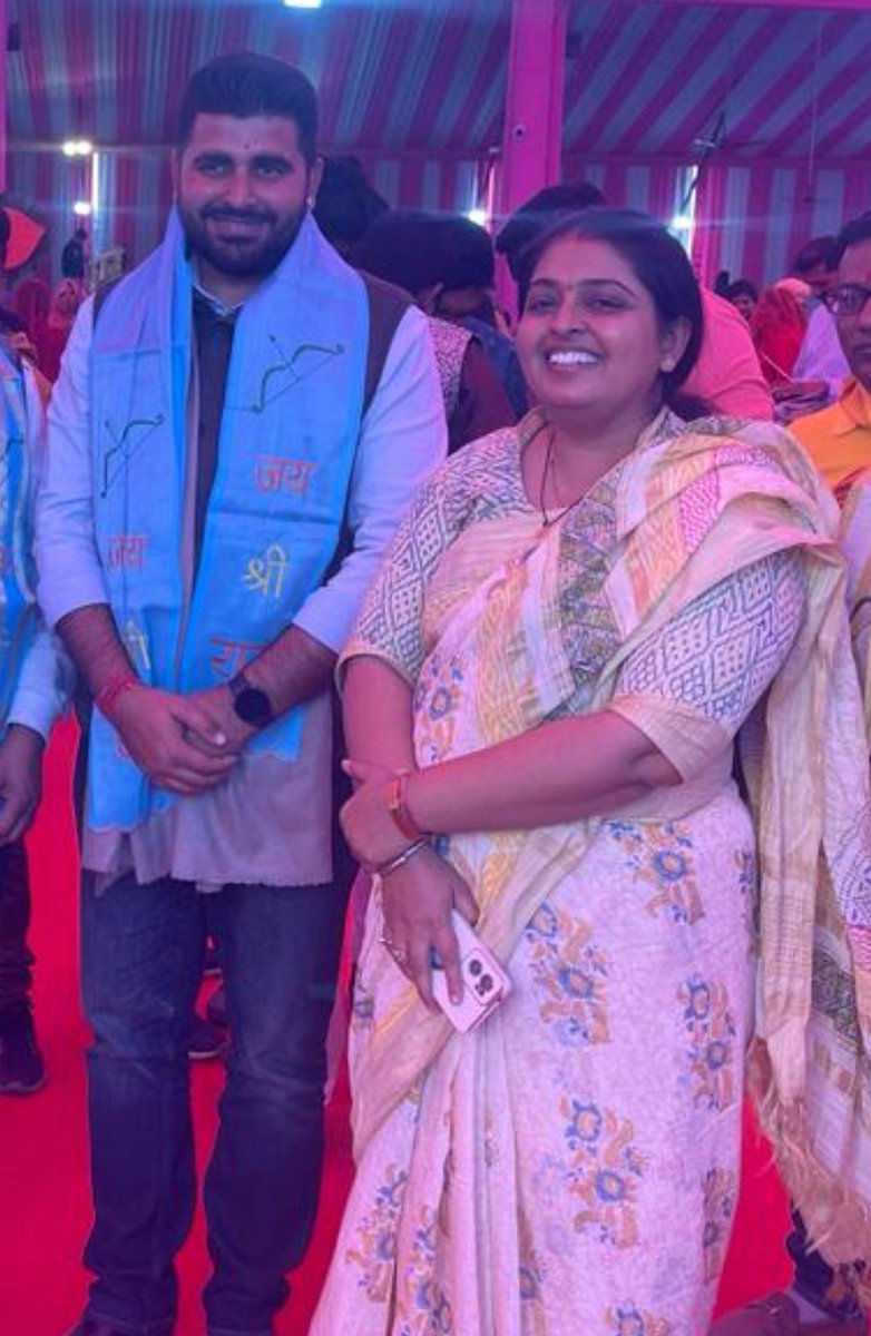 DrSheelaBishnoi's tweet image. युवाओं में लोकप्रिय नेता और शिव से विधायक श्री रविन्द्र सिंह जी भाटी को जन्मदिवस पर बहुत बहुत बधाई एवं शुभकामनाएँ। 

प्रभु श्रीराम जी आपके सुदीर्घ जीवन एवं उत्तम स्वास्थ्य की कामना करती हूँ। 
 @RavindraBhati__
#HappybirthdayRSB