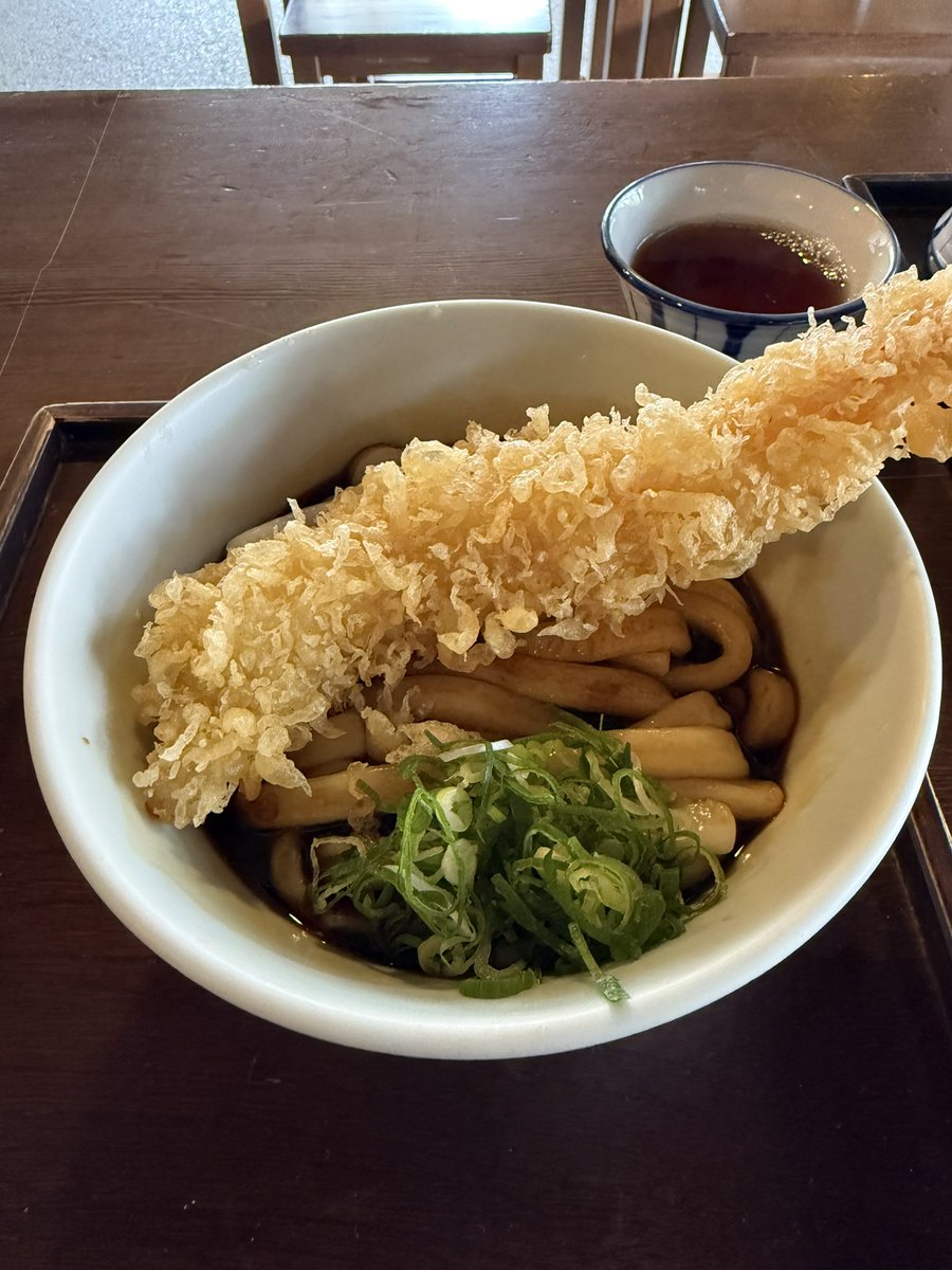 Hypocrite27's tweet photo. 最後の朝に伊勢うどん食べました！ https://t.co/tjYXton0ze