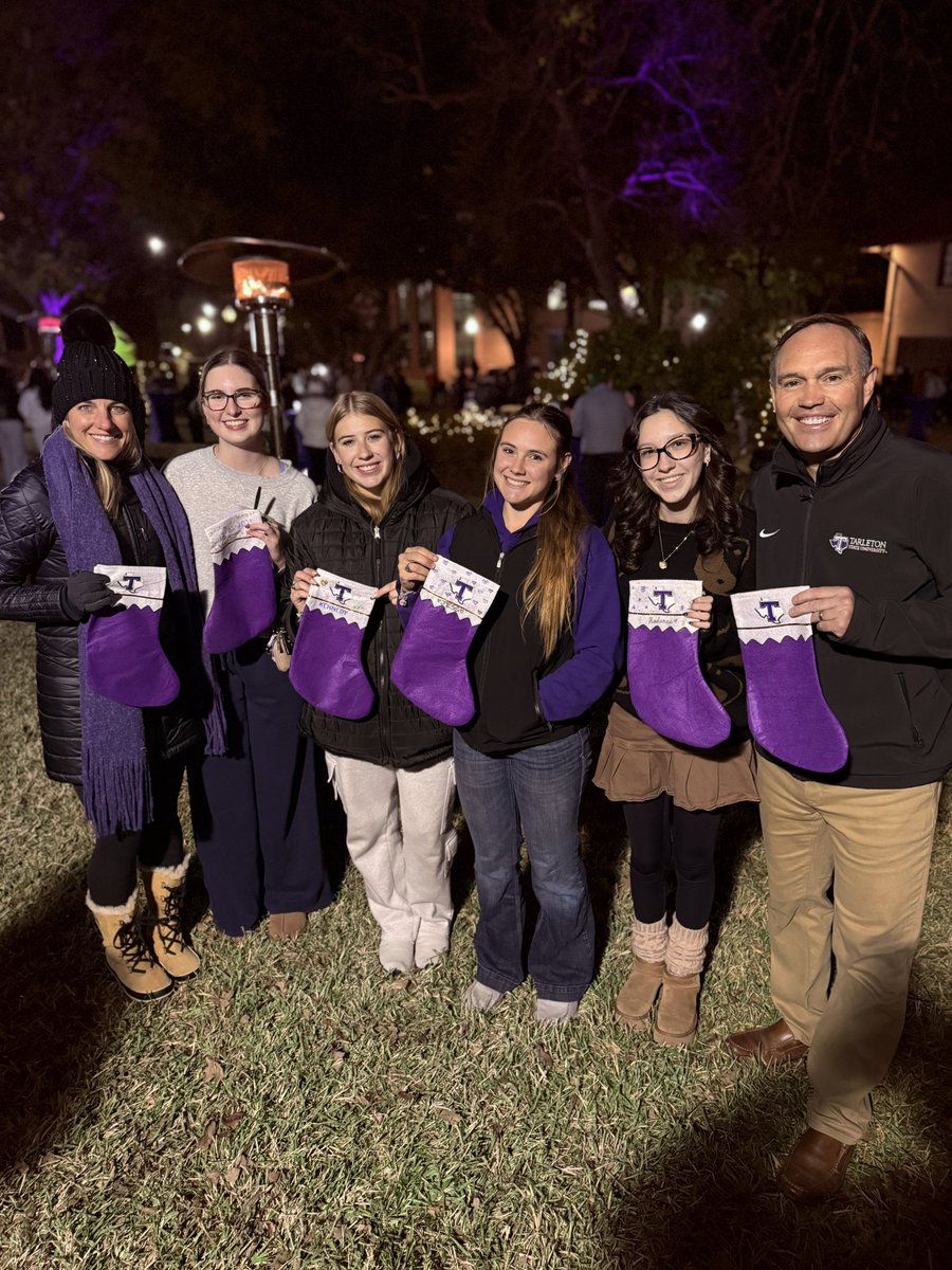 TarletonPrez's tweet image. Loved seeing so many @TarletonStudent gearing up for finals at the Late Night Study Break! You’re almost to the finish line; let&apos;s finish strong! 💜

#TarletonState #BleedPurple