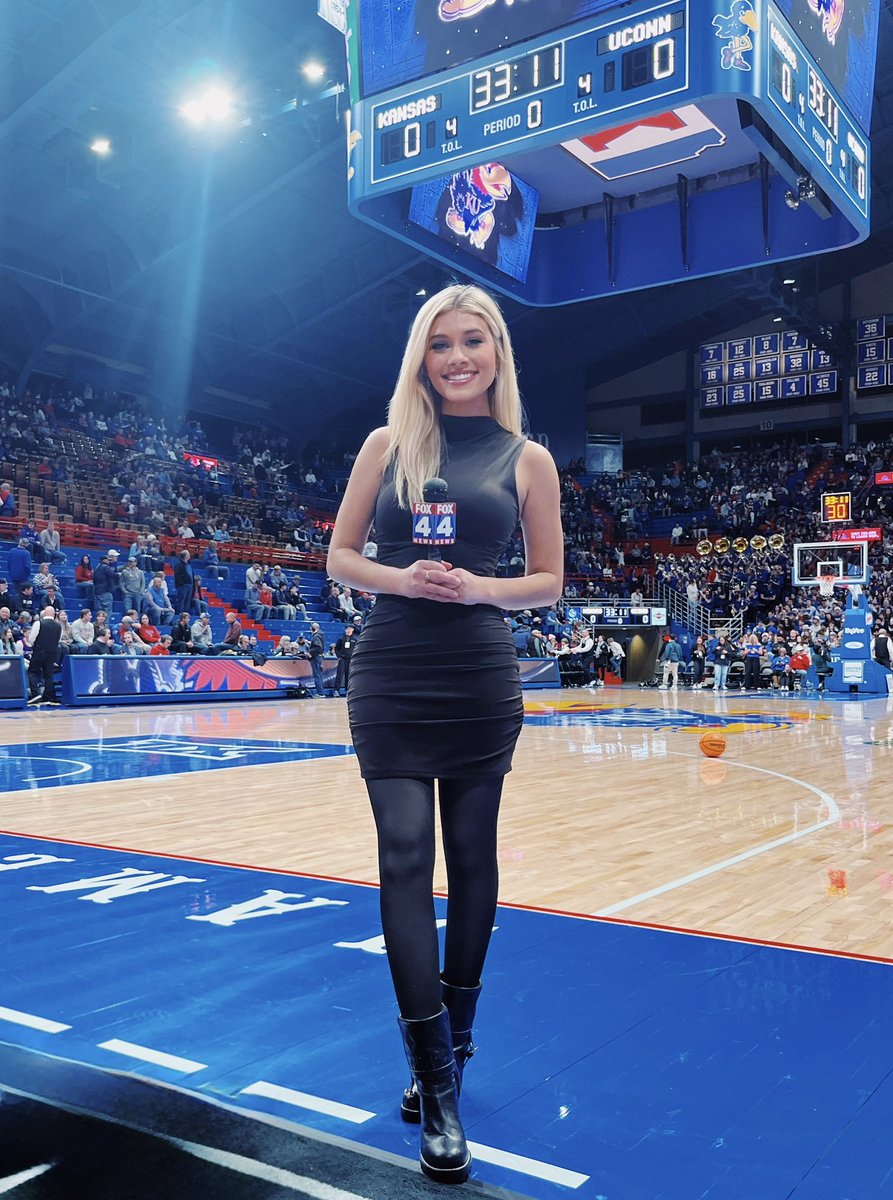 Allen Fieldhouse definitely lived up to the hype 🏀🔥 <a href="/KUHoops/">Kansas Men’s Basketball</a> <a href="/Big12Conference/">Big 12 Conference</a> <a href="/MarchMadnessMBB/">NCAA March Madness</a> #RockChalk #Jayhawks #UConnHuskies