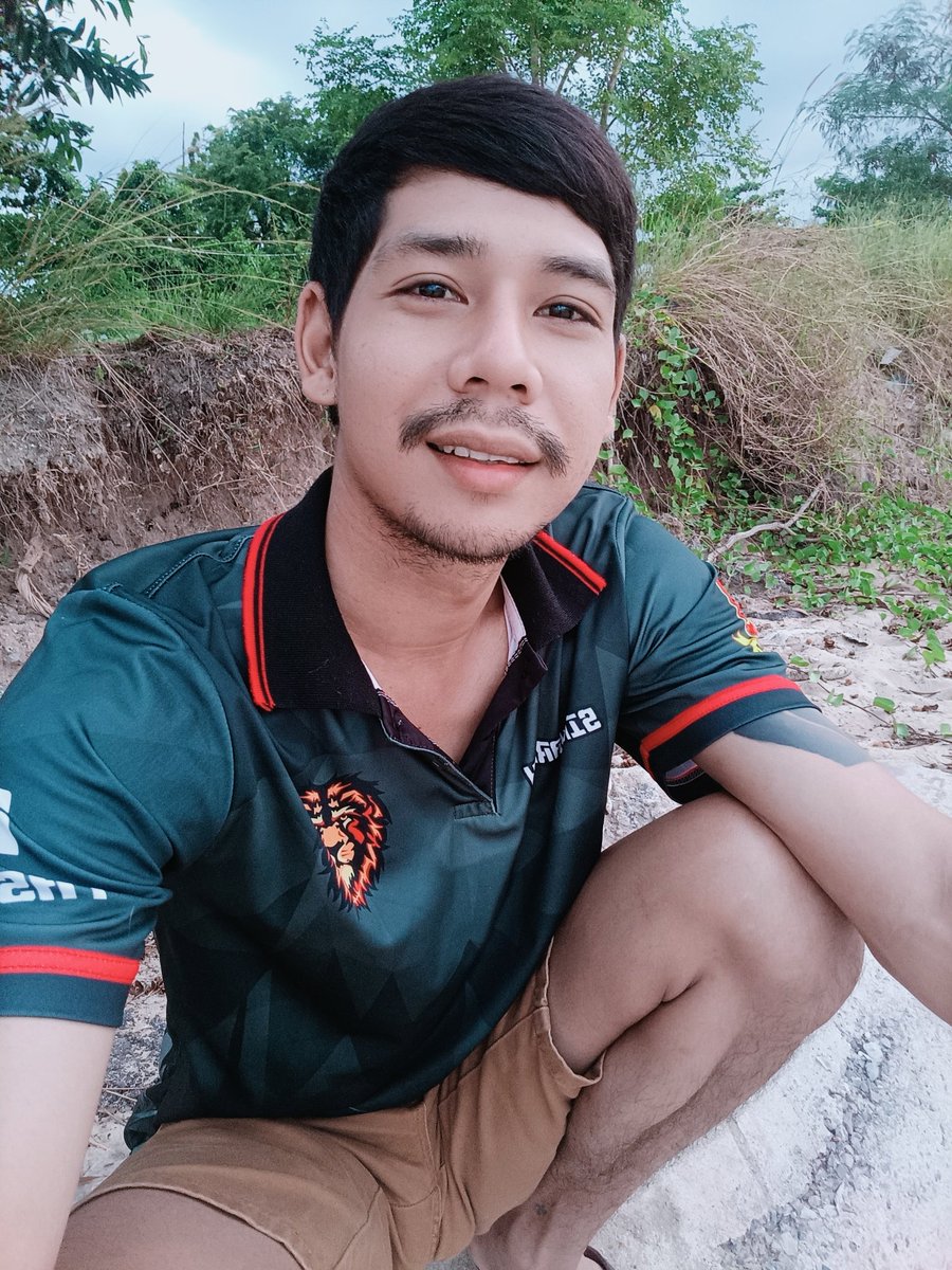 พี่'เจมส์ นิ ครับ tweet media