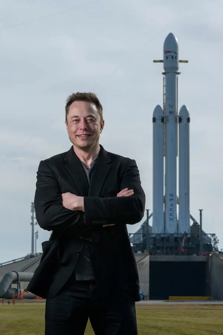 popos_ai's tweet image. Elon Musk ditched his PhD, devoured three rocket science books, and launched a $350 billion space empire.

NASA now follows his learning playbook.

Here&apos;s the scoop: 🧵🚀